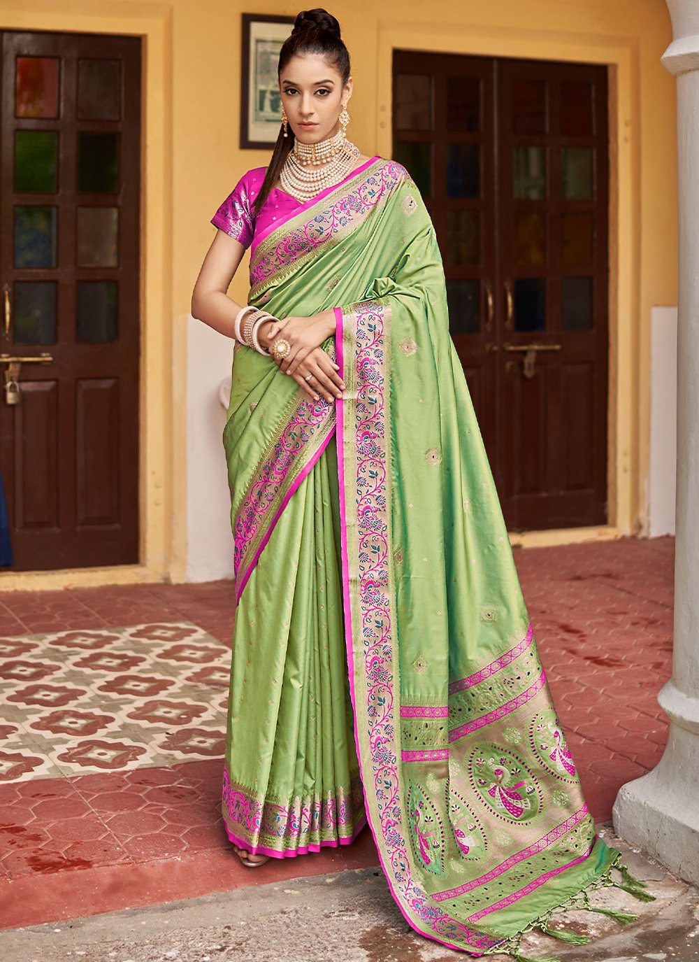 Contemporary Silk Green Weaving Saree