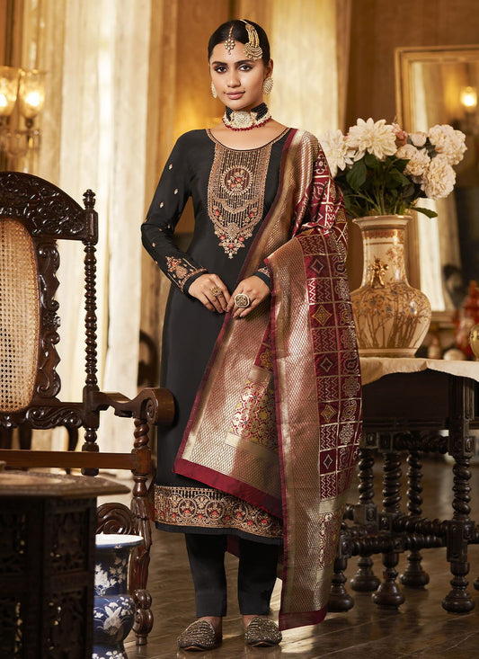 Straight Salwar Suit Crepe Silk Grey Embroidered Salwar Kameez