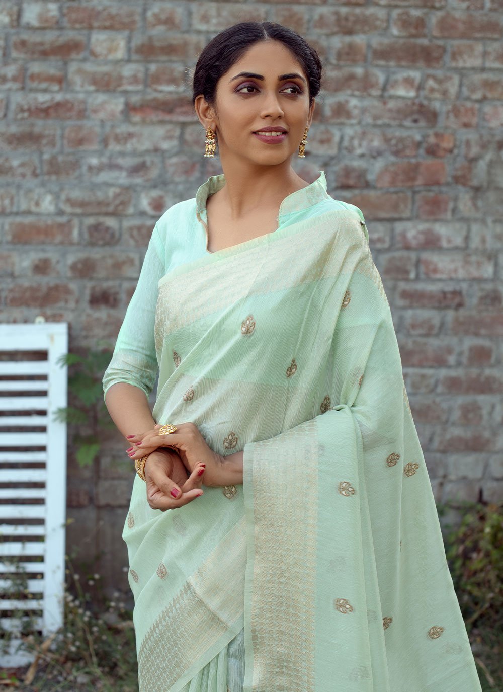 Contemporary Linen Tissue Sea Green Woven Saree