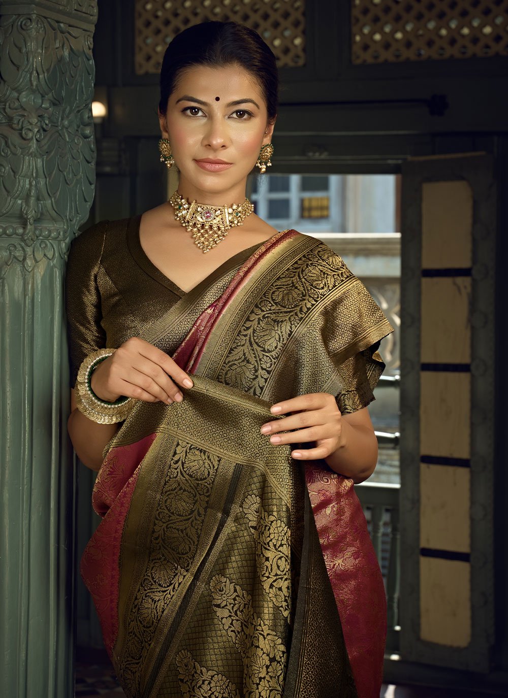 Classic Kanjivaram Silk Wine Weaving Saree