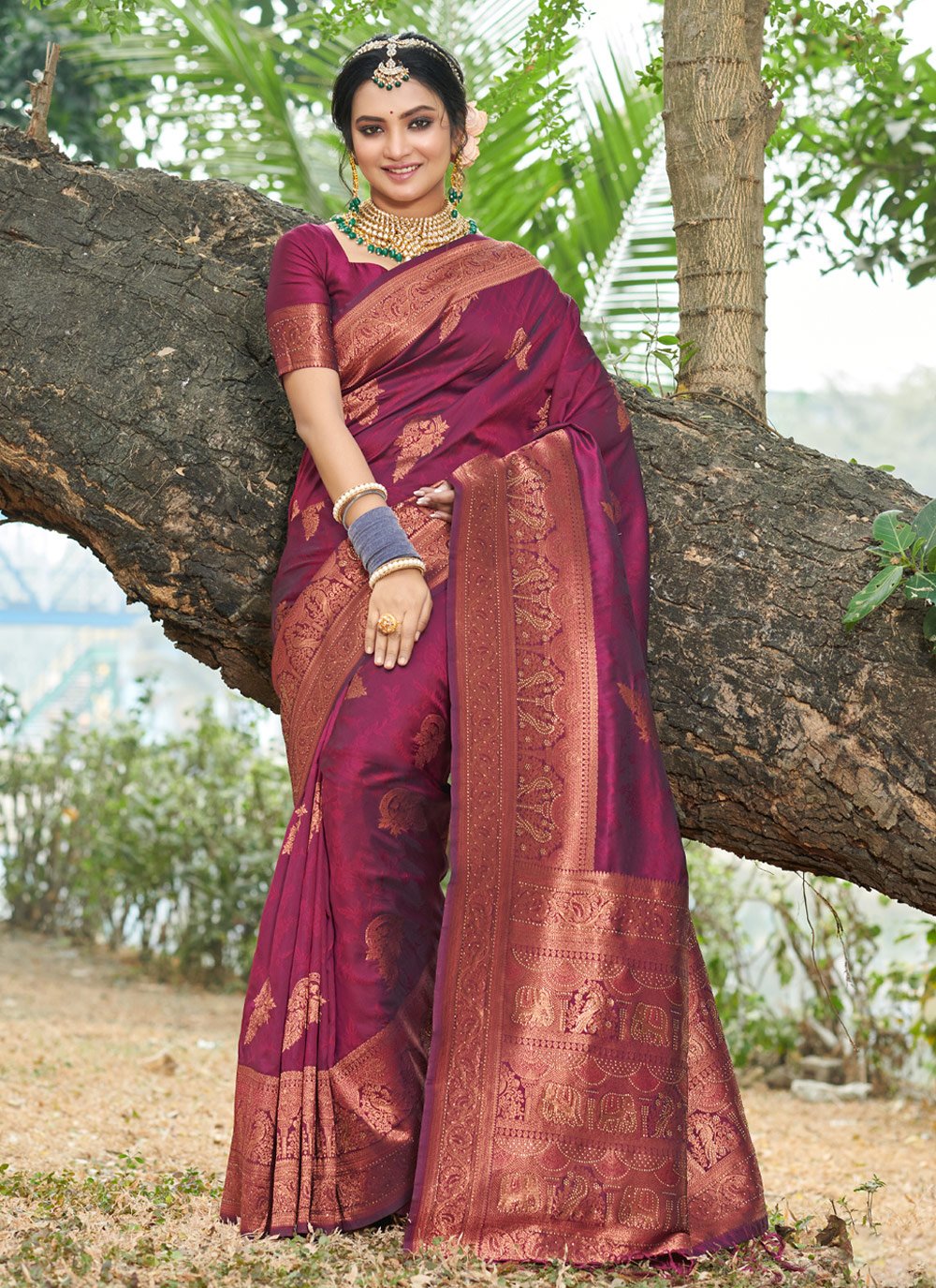 Trendy Saree Silk Wine Weaving Saree