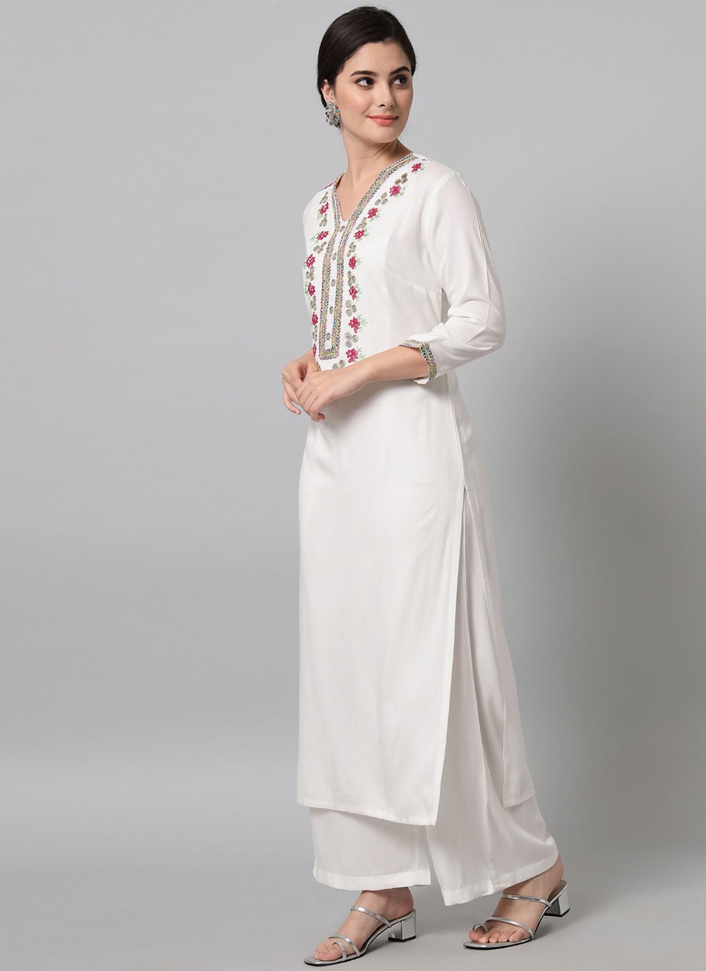 Casual Kurti Rayon Viscose White Embroidered Kurtis