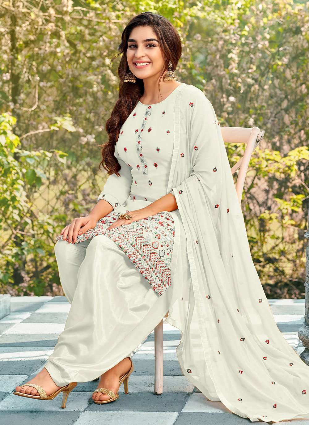 Salwar Suit Georgette White Embroidered Salwar Kameez