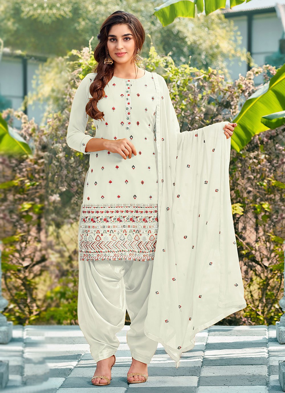 Salwar Suit Georgette White Embroidered Salwar Kameez