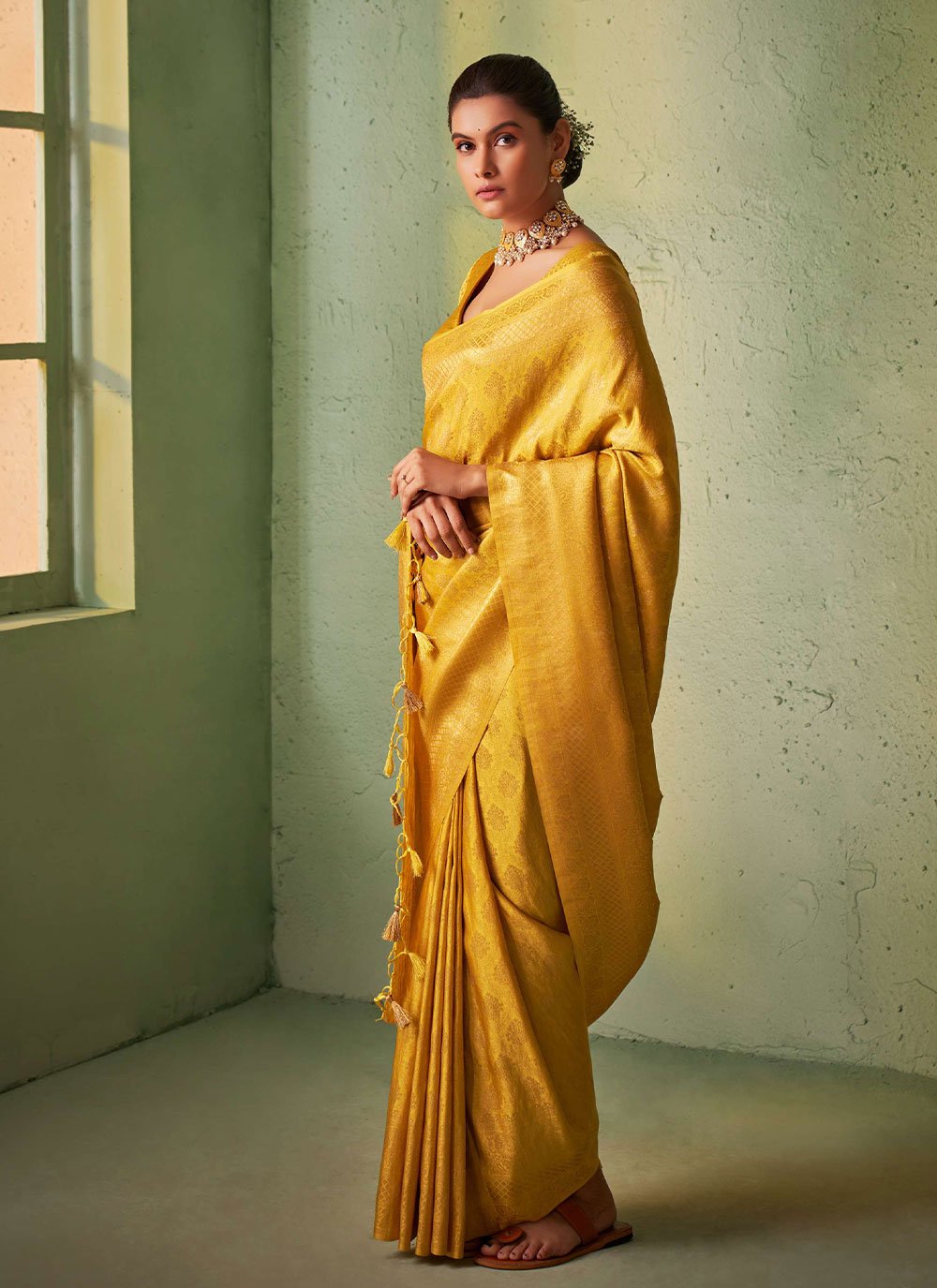 Classic Kanjivaram Silk Yellow Weaving Saree