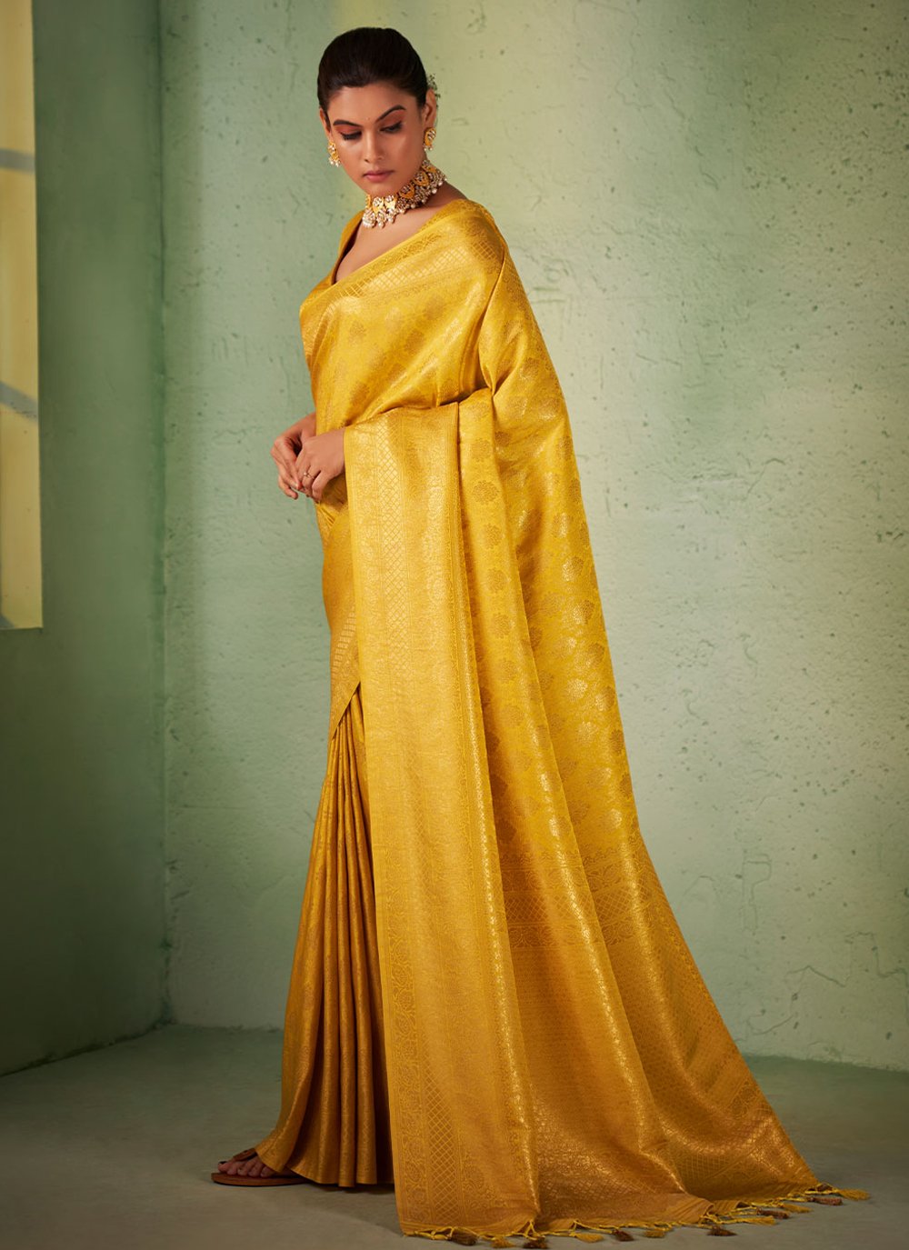 Classic Kanjivaram Silk Yellow Weaving Saree